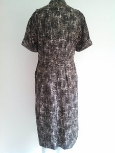 vintage 50s atomic pattern pocket dress with Satin Bow and Rhinestone detail - size large