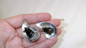 Vintage 40s Mexican Sterling Silver Earrings / 1940s Hecho in Mexico Signed JV / Tigers Cats Eye Stone / Tear Drop Yin Yang shape Earrings