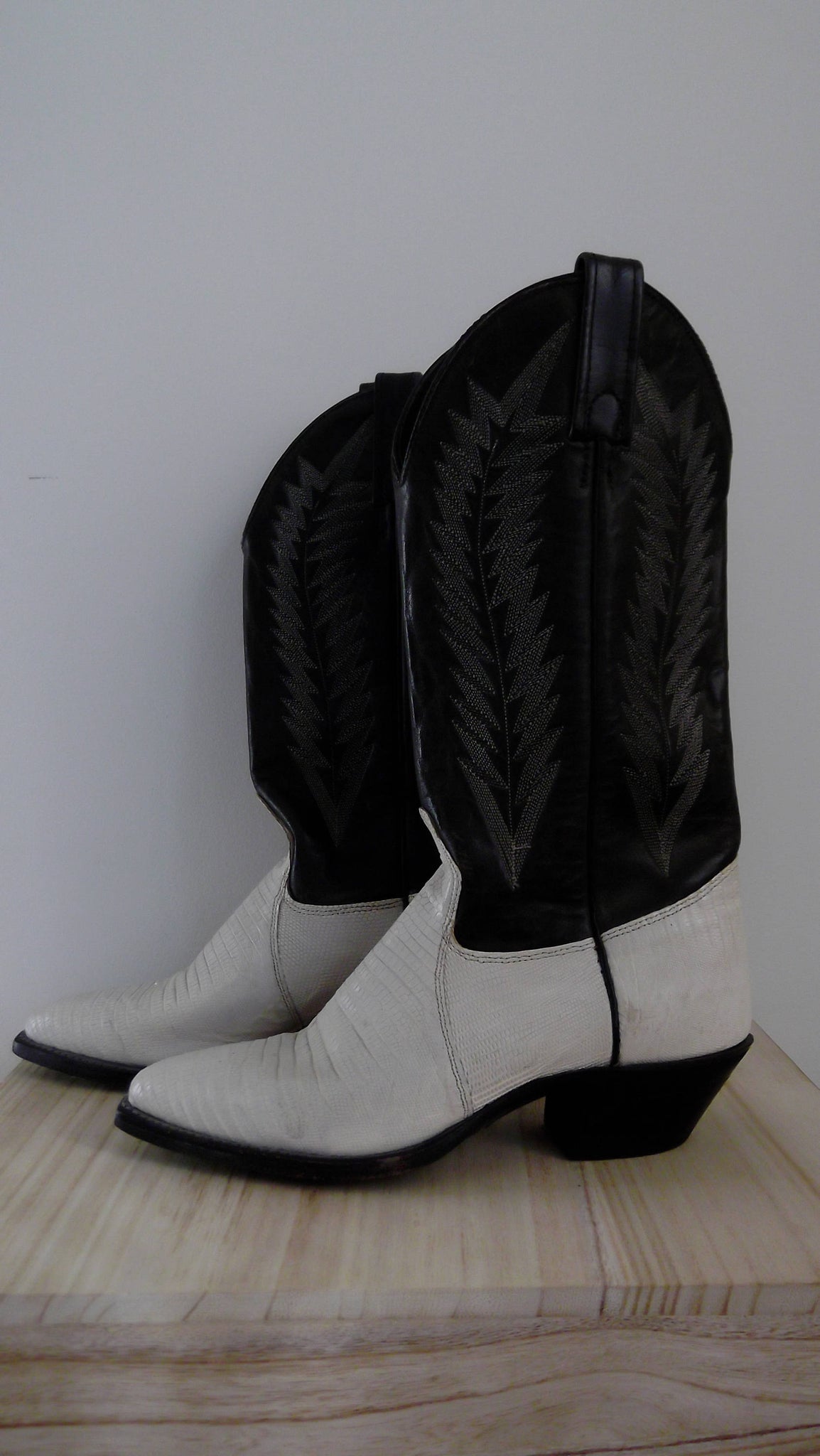 J chisholm hot sale snakeskin boots