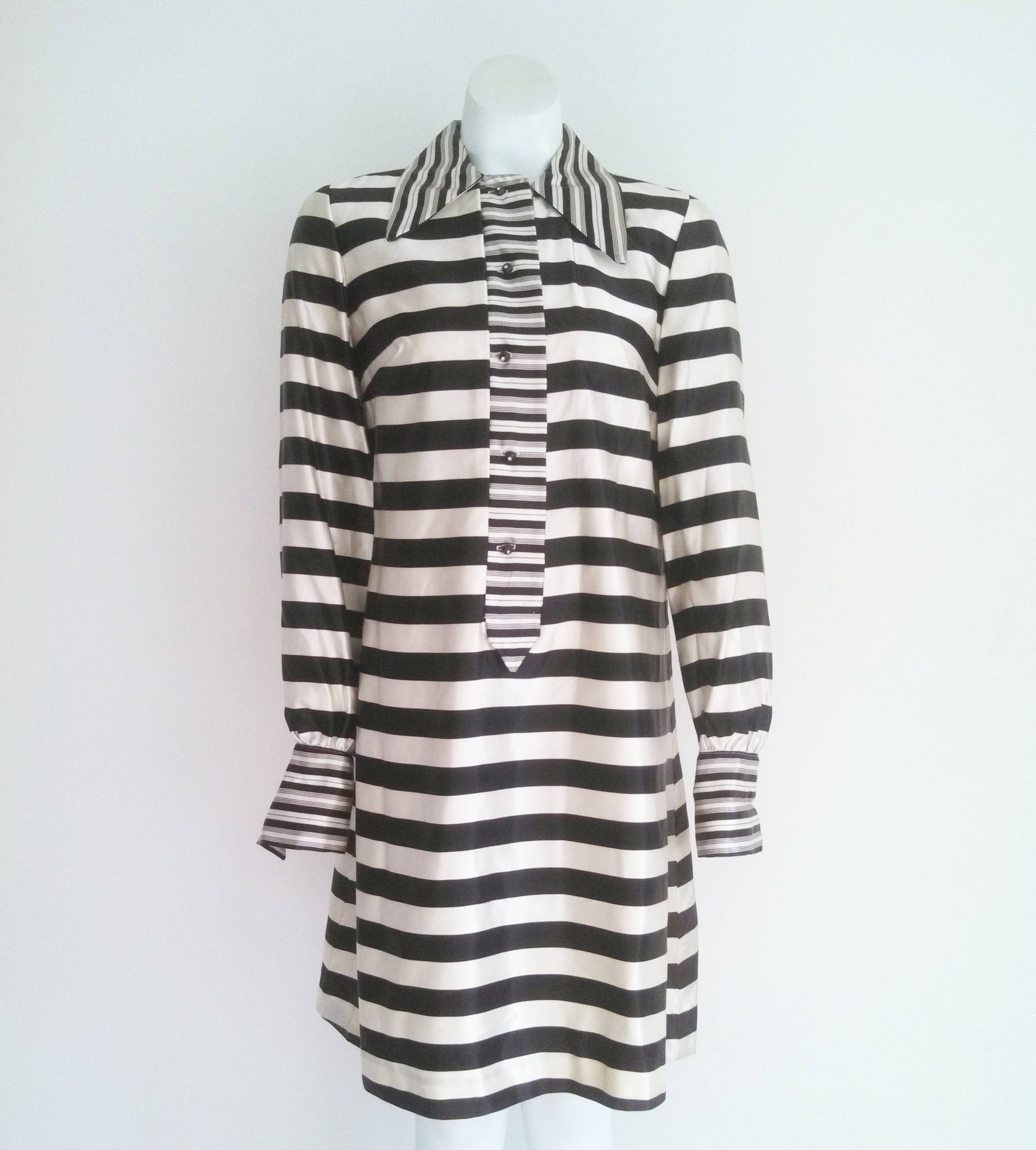 60s MOD Striped Party Dress / vintage Twiggy dress / Black and White D Glitterngoldvintage 60s MOD Striped Party Dress / vintage Twiggy dress / Black and White D Glitterngoldvintage