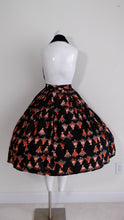 Load image into Gallery viewer, vintage 50s skirt / 50s Novelty Print skirt / 50s South Western skirt / 50s Rockabilly skirt / 50s Cotton Skirt / GlitterNGoldVintage