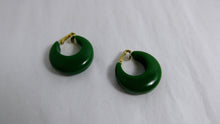 Load image into Gallery viewer, vintage bakelite hoop earrings / green bakelite earrings / Vintage spring green earrings / GlitterNGoldVintage