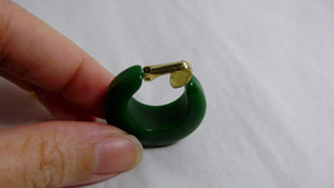 vintage bakelite hoop earrings / green bakelite earrings / Vintage spring green earrings / GlitterNGoldVintage