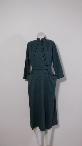 1940s hunter green light wool dress / exaggerated pockets / double breasted ball button front / high collar dress