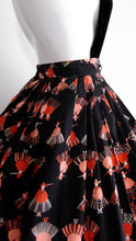 Load image into Gallery viewer, vintage 50s skirt / 50s Novelty Print skirt / 50s South Western skirt / 50s Rockabilly skirt / 50s Cotton Skirt / GlitterNGoldVintage