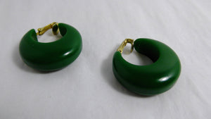 vintage bakelite hoop earrings / green bakelite earrings / Vintage spring green earrings / GlitterNGoldVintage