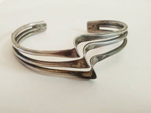 Load image into Gallery viewer, Vintage Sterling Silver modernist bracelet / 3 tiered spine wave bracelet GlitterNGoldVintage