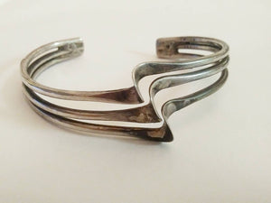 Vintage Sterling Silver modernist bracelet / 3 tiered spine wave bracelet GlitterNGoldVintage