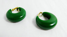 Load image into Gallery viewer, vintage bakelite hoop earrings / green bakelite earrings / Vintage spring green earrings / GlitterNGoldVintage