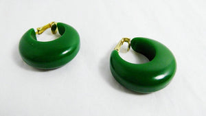 vintage bakelite hoop earrings / green bakelite earrings / Vintage spring green earrings / GlitterNGoldVintage