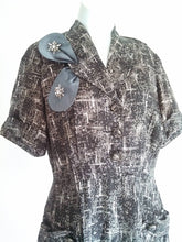 Load image into Gallery viewer, vintage 50s atomic pattern pocket dress with Satin Bow and Rhinestone detail - size large