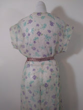 Load image into Gallery viewer, 1950s sheer flower dress // 50s purple flower dress // 50s seersucker dress // Size Large