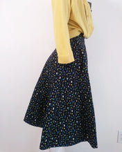 Load image into Gallery viewer, Vintage 50s novelty print Skirt / 50s gloves purse print skirt / 50s cotton skirt / 50s high waist skirt / Rockabilly / GlitterNGoldVintage